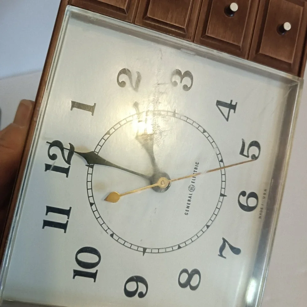 Vtg GE Hanging Electric Wall Clock Model #2129‎ Chest of Drawers, Tested Works